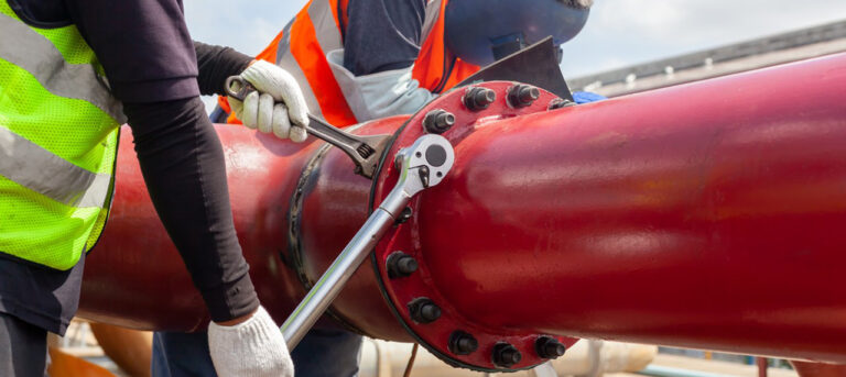 Safety Aids for Butt Welding Flanges in Construction Engineering